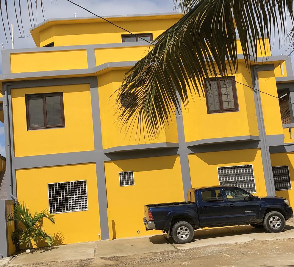 Апартаменты Khalkob'S Estate Placencia Экстерьер фото