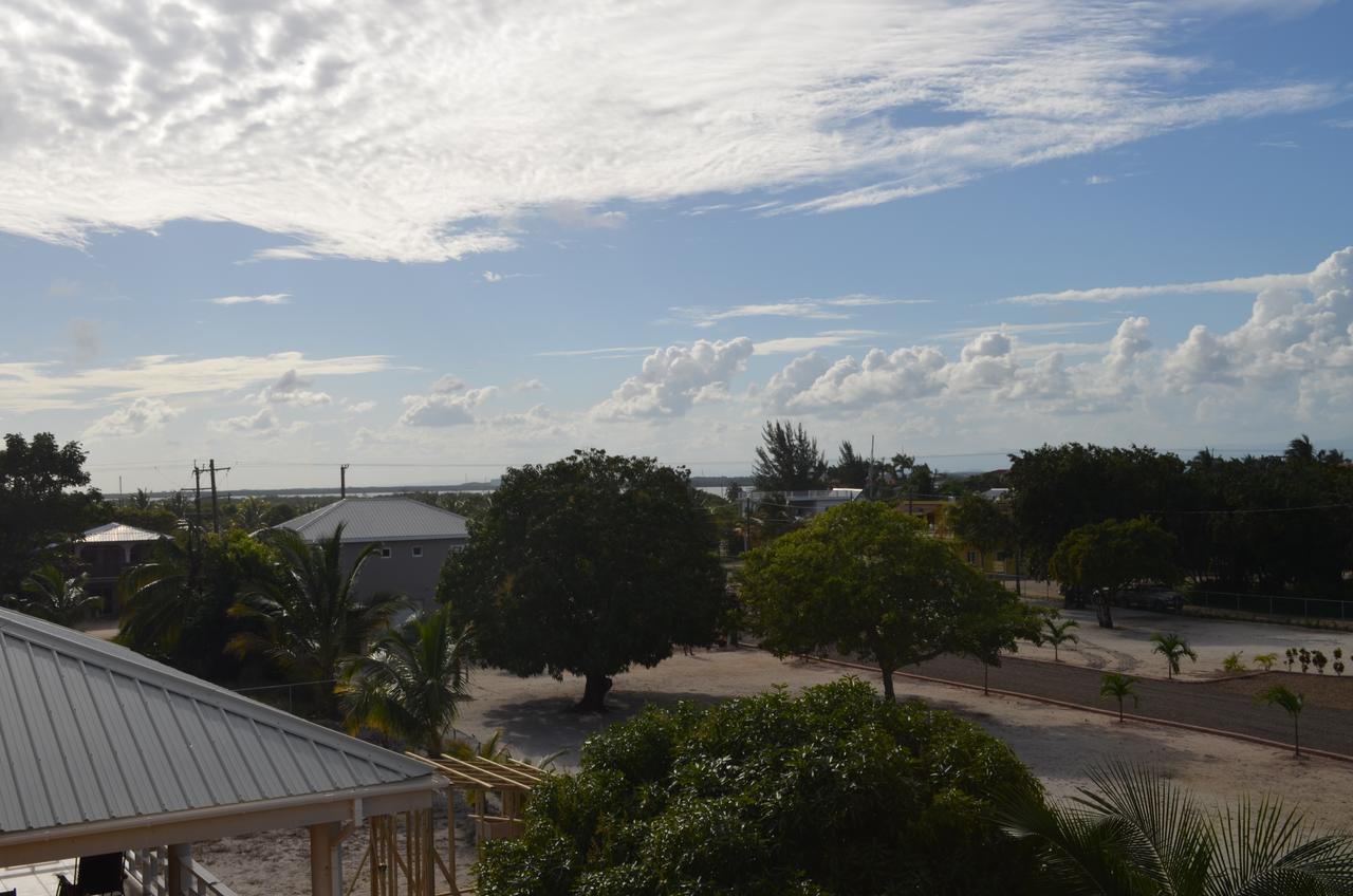 Апартаменты Khalkob'S Estate Placencia Экстерьер фото